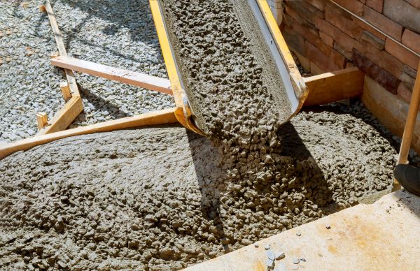 Cement Walkway Pouring in Schaumburg